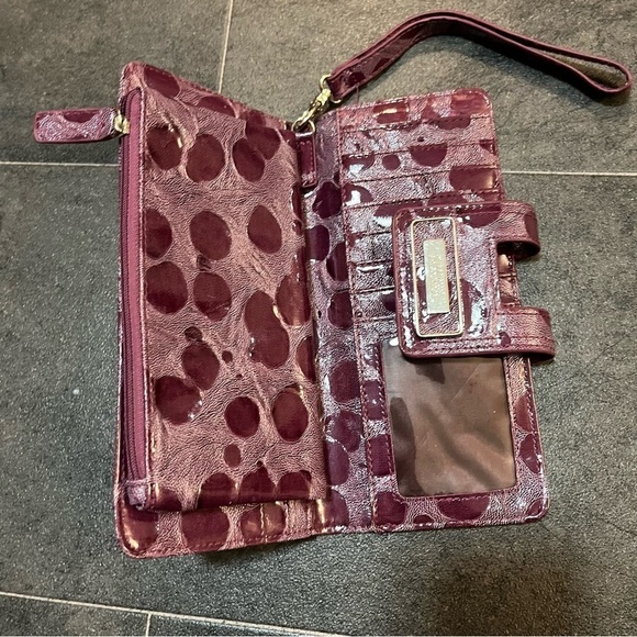 Purple Kenneth Cole Wristlet / Clutch / Wallet - Picture 3 of 5